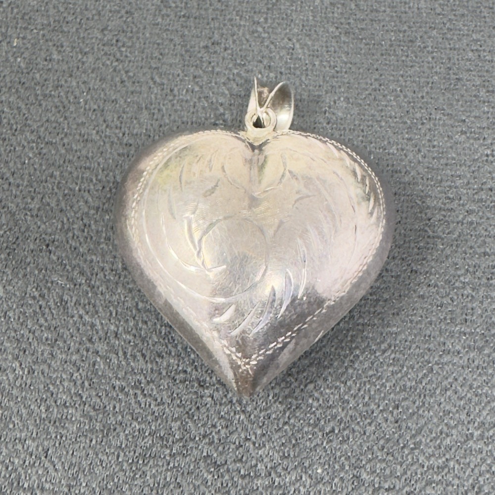 Vintage 925 Sterling Silver Puffy Heart Pendant Charm Etched Figural 10.74 Grams